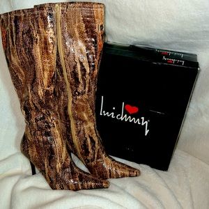 Luichiny Size 7 Snakeskin Boots